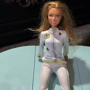 Barbie Bee keeper